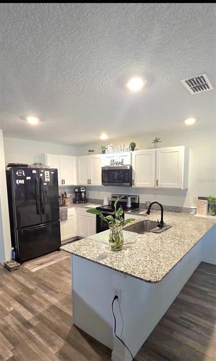 For Sale: $279,995 (3 beds, 2 baths, 1497 Square Feet)
