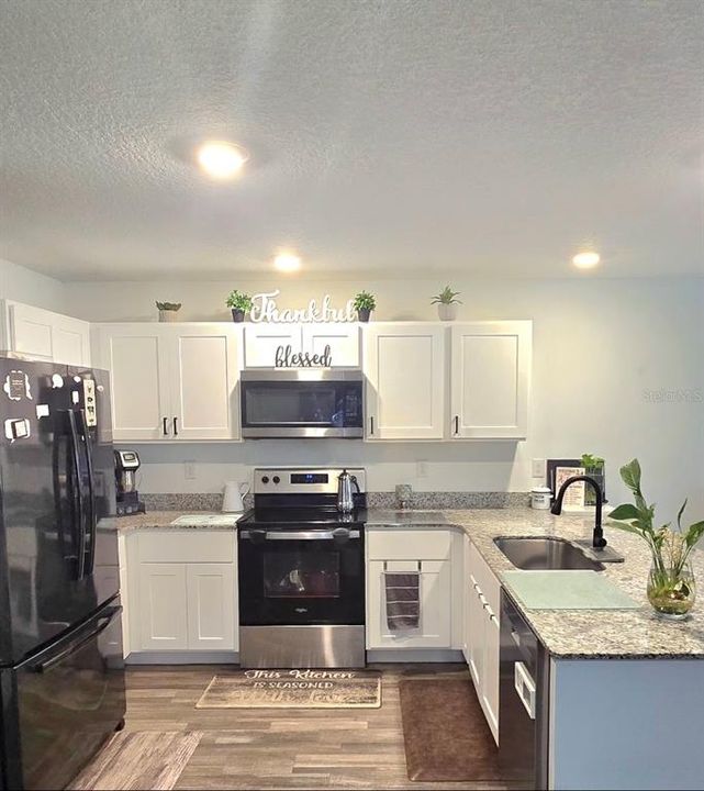 For Sale: $279,995 (3 beds, 2 baths, 1497 Square Feet)