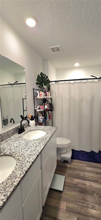 For Sale: $279,995 (3 beds, 2 baths, 1497 Square Feet)