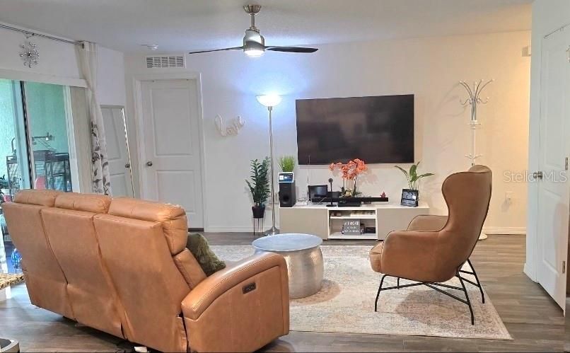 For Sale: $279,995 (3 beds, 2 baths, 1497 Square Feet)