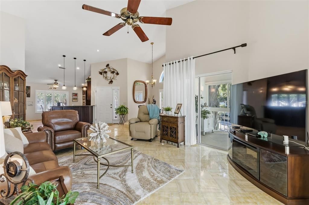 For Sale: $339,000 (2 beds, 2 baths, 1340 Square Feet)
