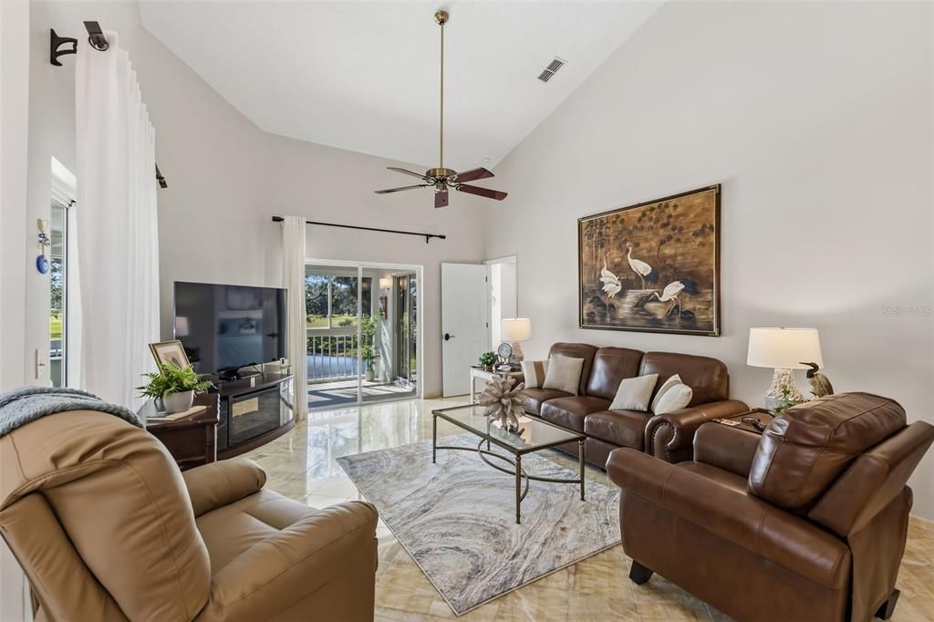 For Sale: $339,000 (2 beds, 2 baths, 1340 Square Feet)