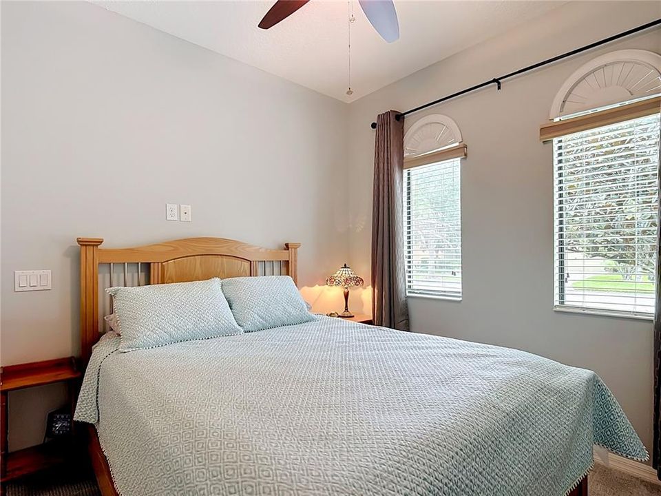 Active With Contract: $305,000 (2 beds, 2 baths, 1597 Square Feet)