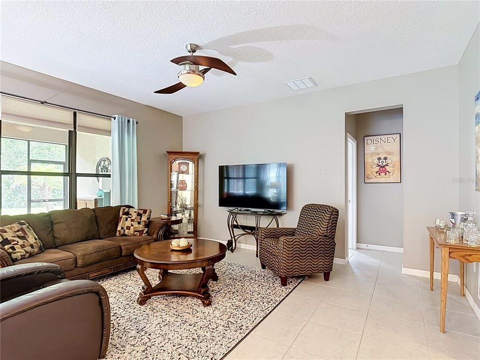 Active With Contract: $305,000 (2 beds, 2 baths, 1597 Square Feet)