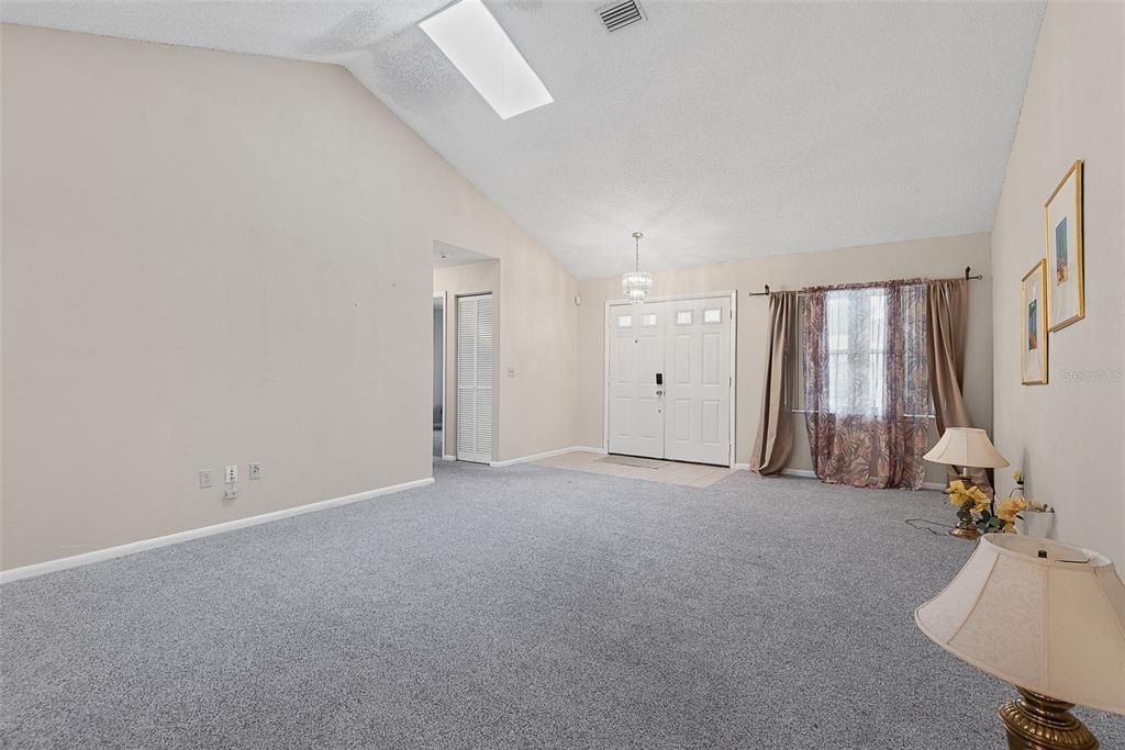 For Sale: $265,000 (3 beds, 2 baths, 1554 Square Feet)