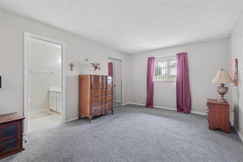 For Sale: $265,000 (3 beds, 2 baths, 1554 Square Feet)