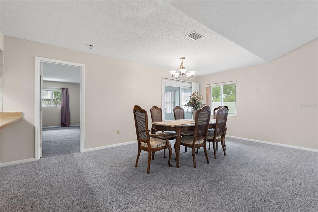 For Sale: $265,000 (3 beds, 2 baths, 1554 Square Feet)