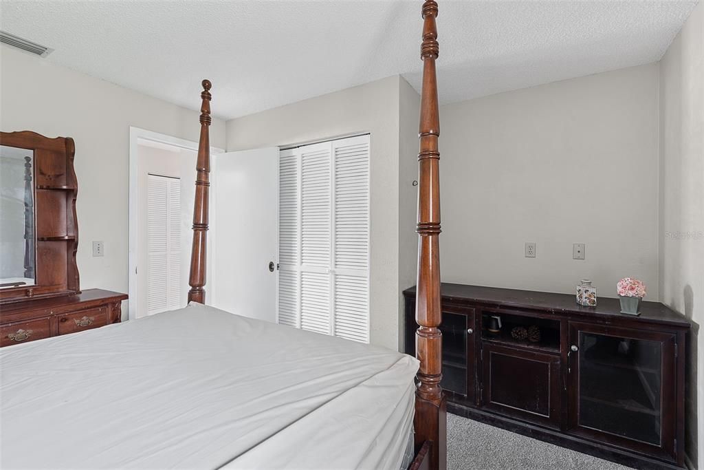 For Sale: $265,000 (3 beds, 2 baths, 1554 Square Feet)