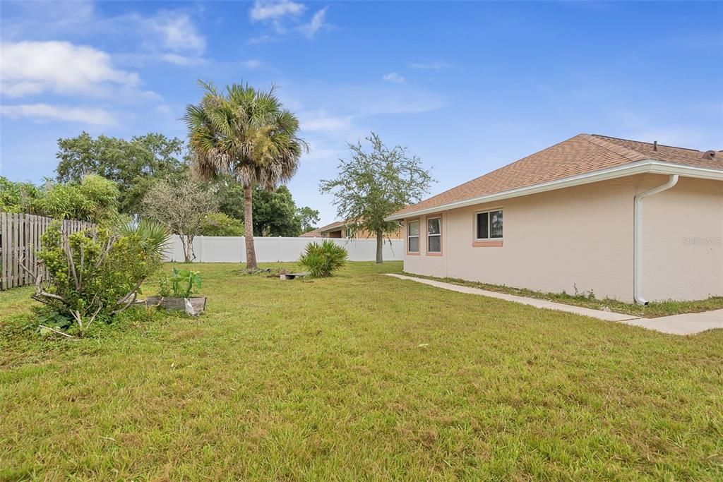 For Sale: $265,000 (3 beds, 2 baths, 1554 Square Feet)