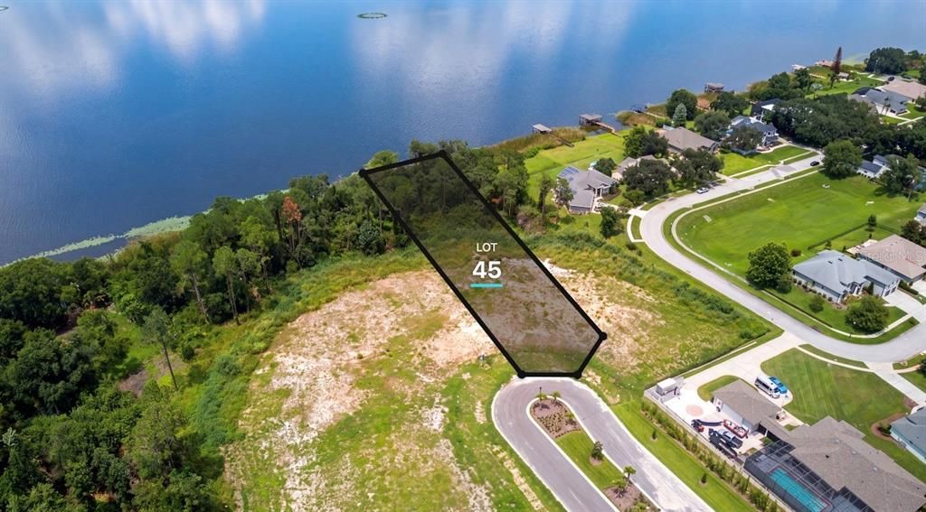 En Venta: $1,195,000 (0.82 acres)