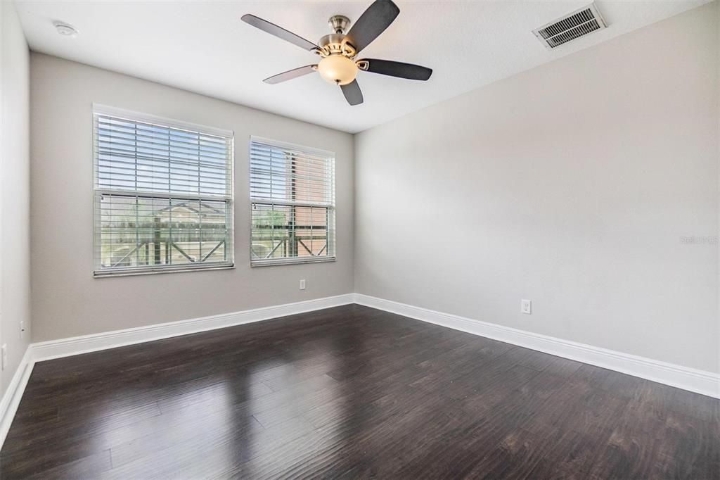 For Rent: $2,500 (3 beds, 2 baths, 1637 Square Feet)