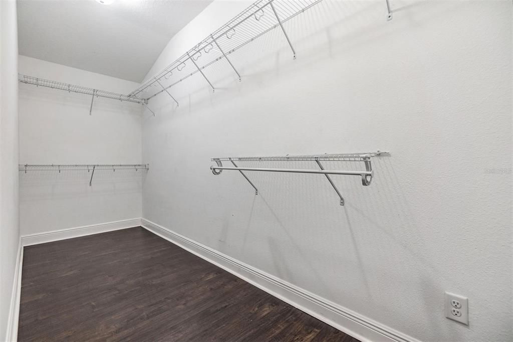 For Rent: $2,500 (3 beds, 2 baths, 1637 Square Feet)