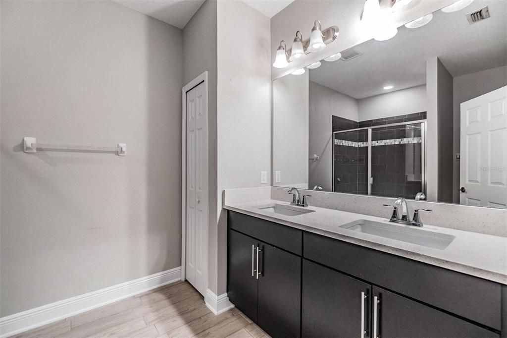 For Rent: $2,500 (3 beds, 2 baths, 1637 Square Feet)