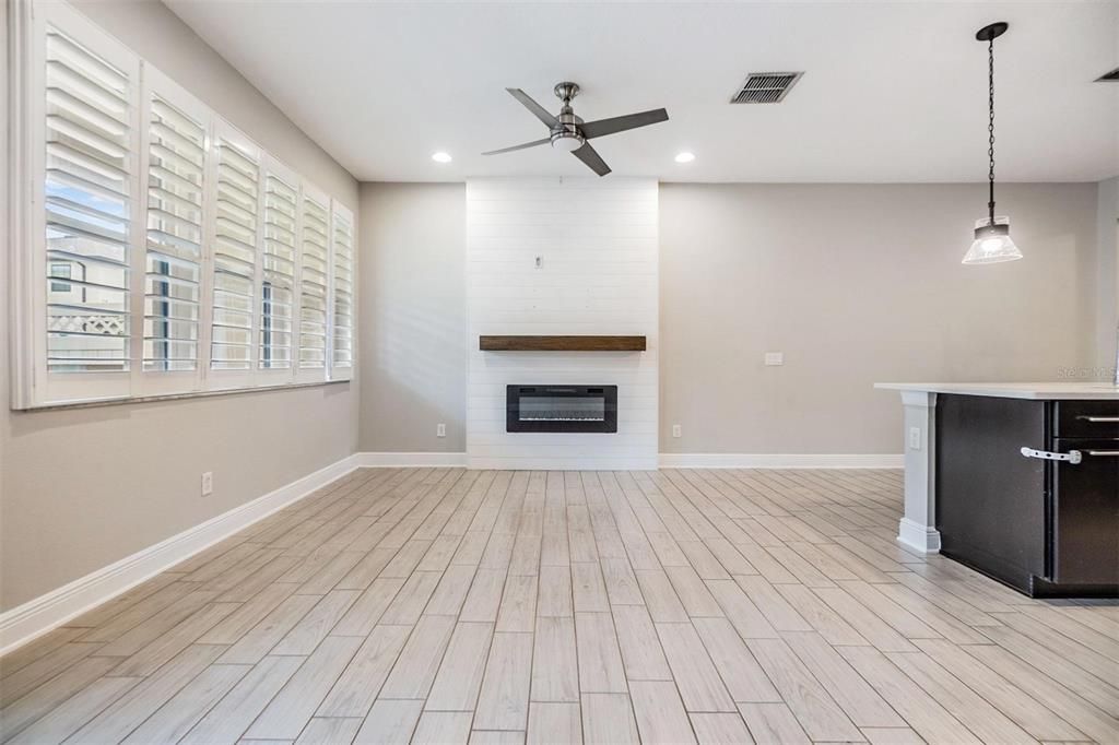 For Rent: $2,500 (3 beds, 2 baths, 1637 Square Feet)