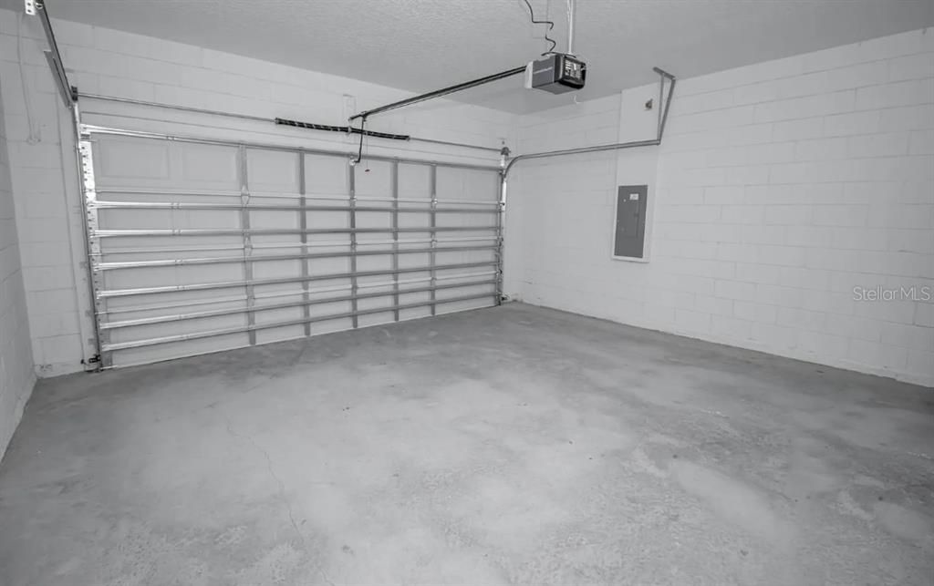 For Rent: $1,800 (4 beds, 2 baths, 1578 Square Feet)