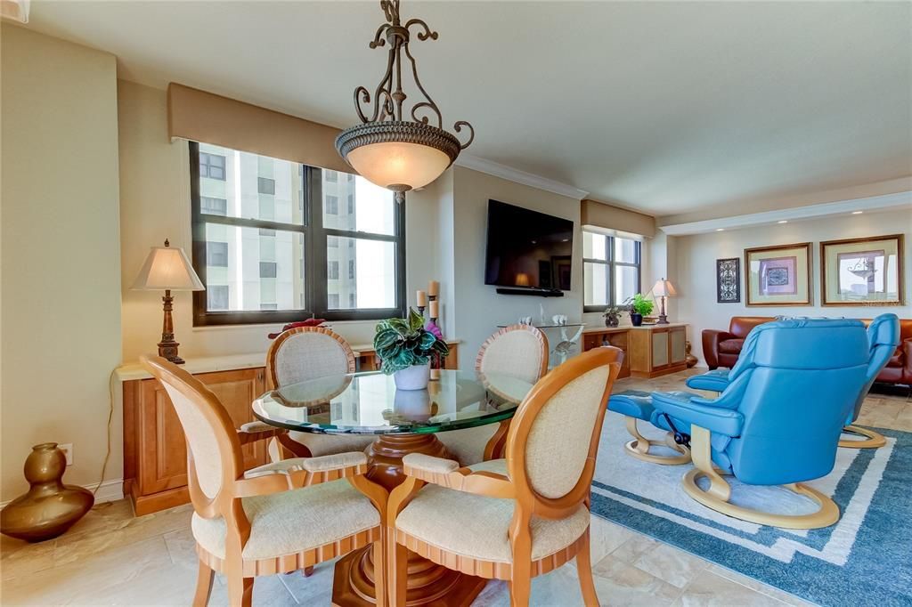 En Venta: $990,000 (2 camas, 2 baños, 1420 Pies cuadrados)