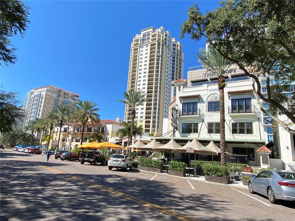 En Venta: $990,000 (2 camas, 2 baños, 1420 Pies cuadrados)