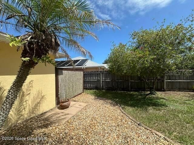 For Sale: $395,000 (3 beds, 2 baths, 1384 Square Feet)