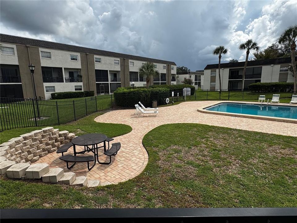 For Sale: $145,000 (2 beds, 2 baths, 1090 Square Feet)