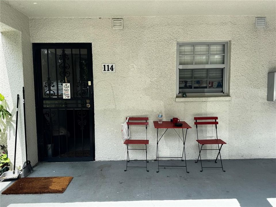 For Sale: $145,000 (2 beds, 2 baths, 1090 Square Feet)