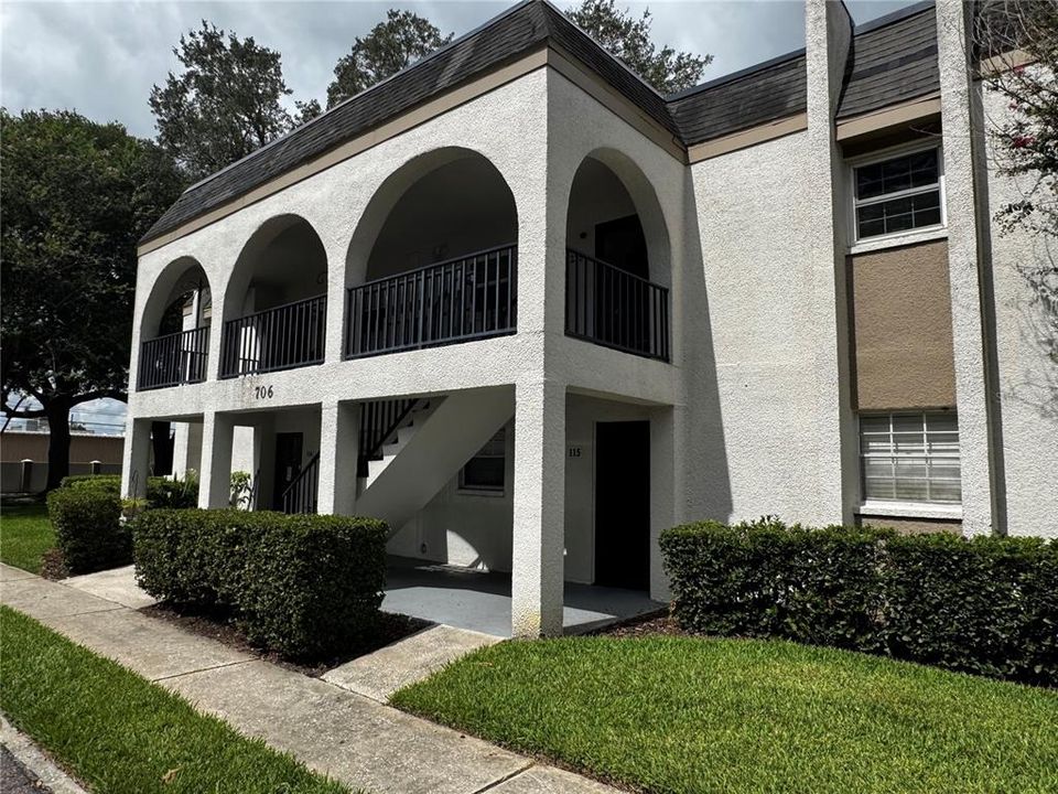 For Sale: $145,000 (2 beds, 2 baths, 1090 Square Feet)