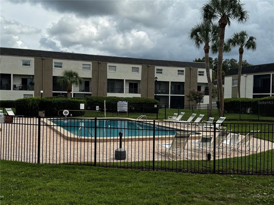 For Sale: $145,000 (2 beds, 2 baths, 1090 Square Feet)