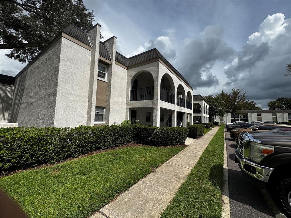 For Sale: $145,000 (2 beds, 2 baths, 1090 Square Feet)