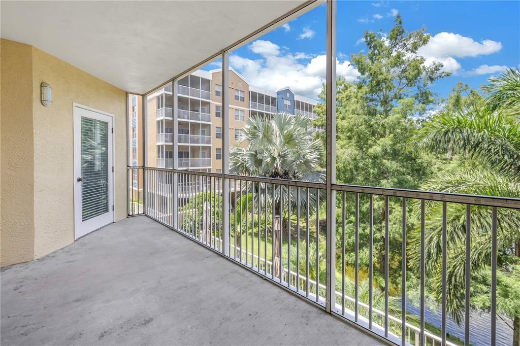 For Rent: $2,200 (2 beds, 2 baths, 1324 Square Feet)