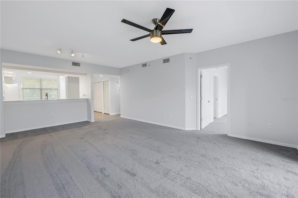 For Rent: $2,200 (2 beds, 2 baths, 1324 Square Feet)