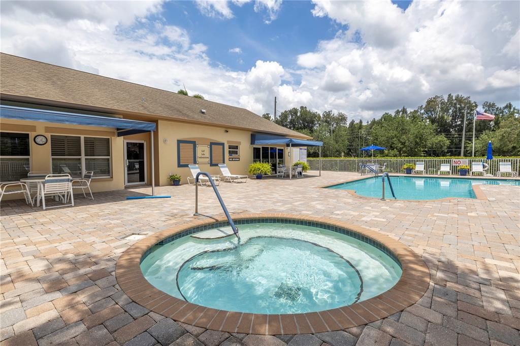 For Rent: $2,200 (2 beds, 2 baths, 1324 Square Feet)