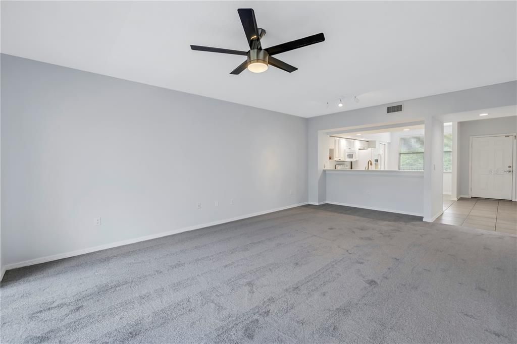 For Rent: $2,200 (2 beds, 2 baths, 1324 Square Feet)