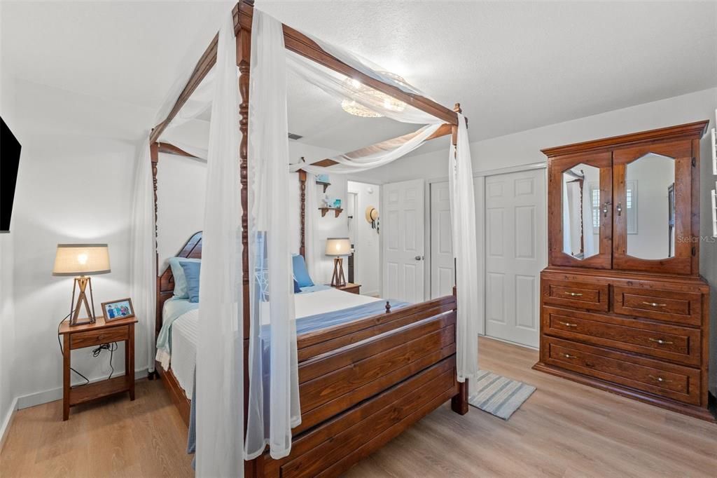 For Sale: $430,000 (3 beds, 2 baths, 1776 Square Feet)