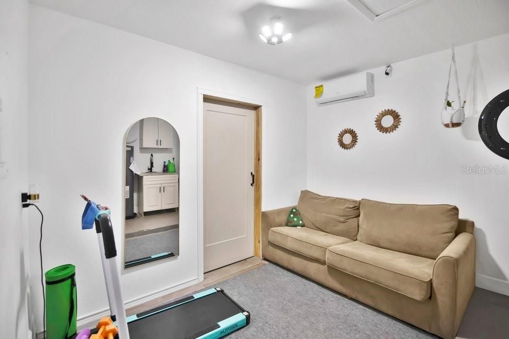 На продажу: $375,000 (3 спален, 2 ванн, 1281 Квадратных фут)
