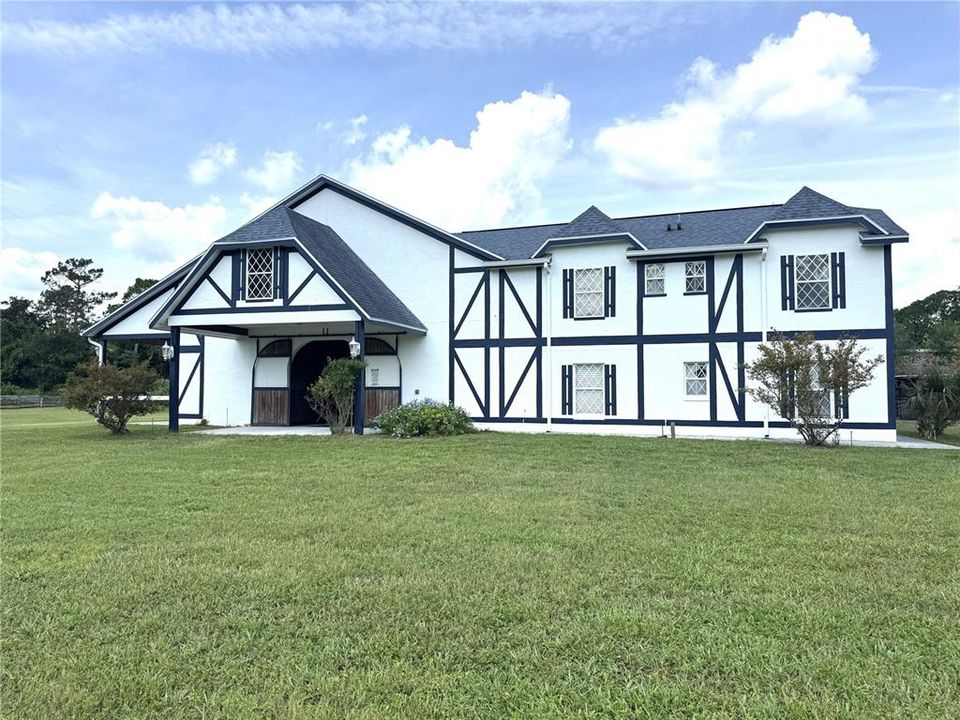 For Sale: $4,650,000 (9 beds, 11 baths, 5200 Square Feet)