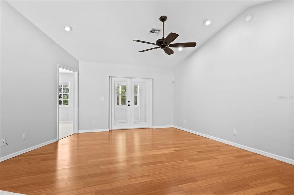 For Sale: $599,000 (4 beds, 3 baths, 2693 Square Feet)