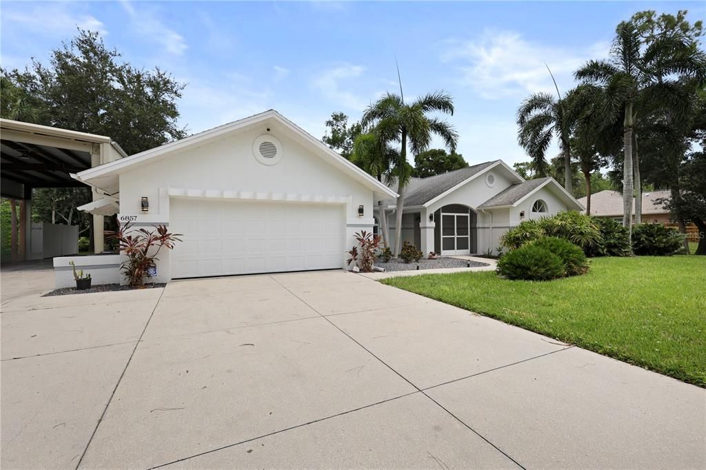 For Sale: $599,000 (4 beds, 3 baths, 2693 Square Feet)