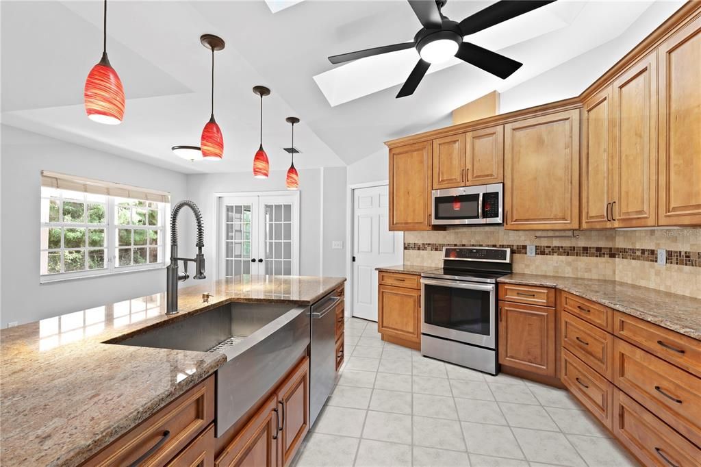 For Sale: $599,000 (4 beds, 3 baths, 2693 Square Feet)