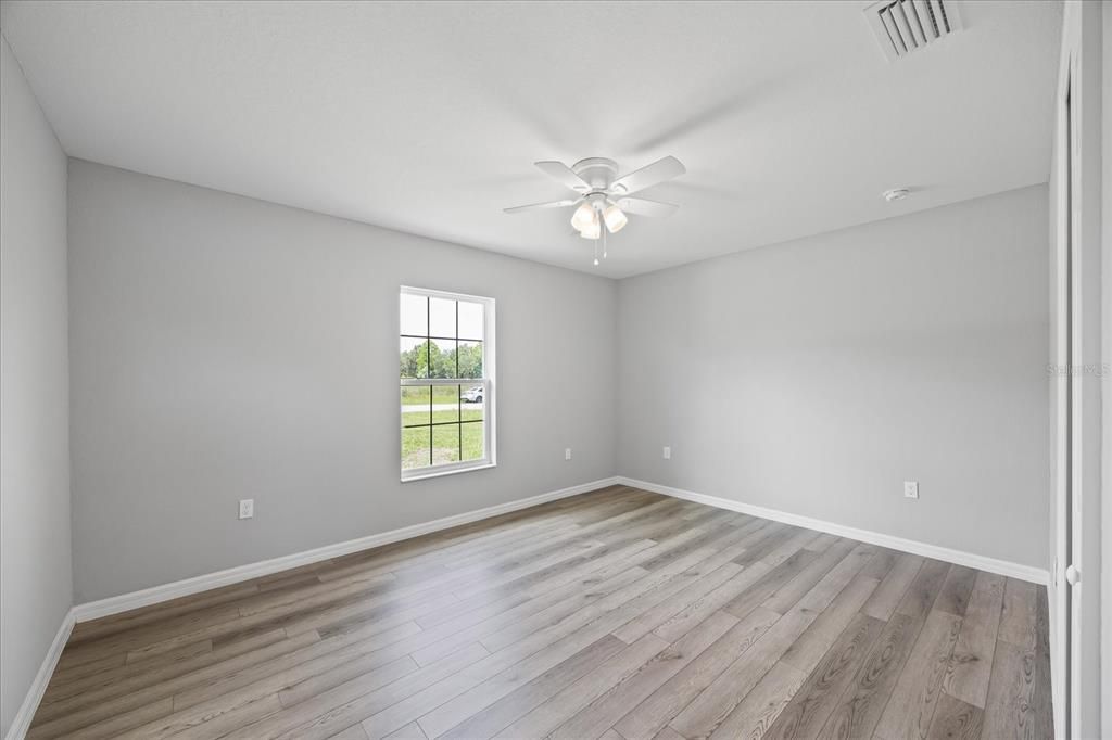 For Sale: $285,000 (3 beds, 2 baths, 1377 Square Feet)