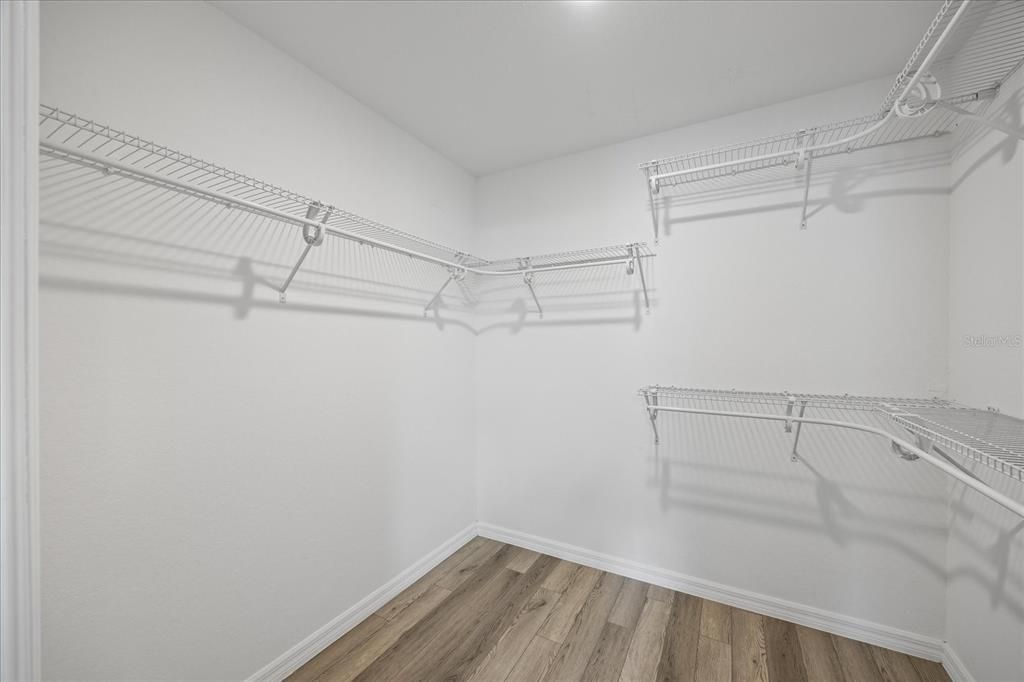 For Sale: $285,000 (3 beds, 2 baths, 1377 Square Feet)