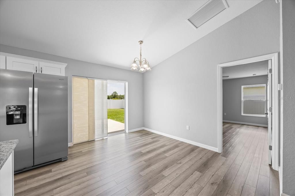 For Sale: $285,000 (3 beds, 2 baths, 1377 Square Feet)
