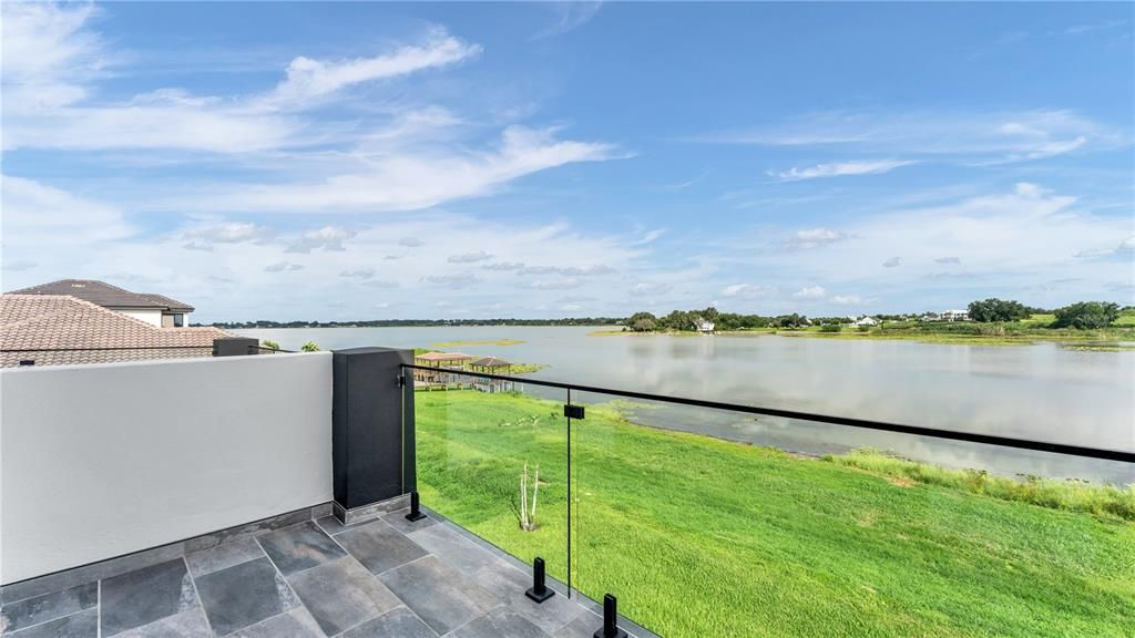 For Sale: $1,049,000 (5 beds, 5 baths, 3527 Square Feet)
