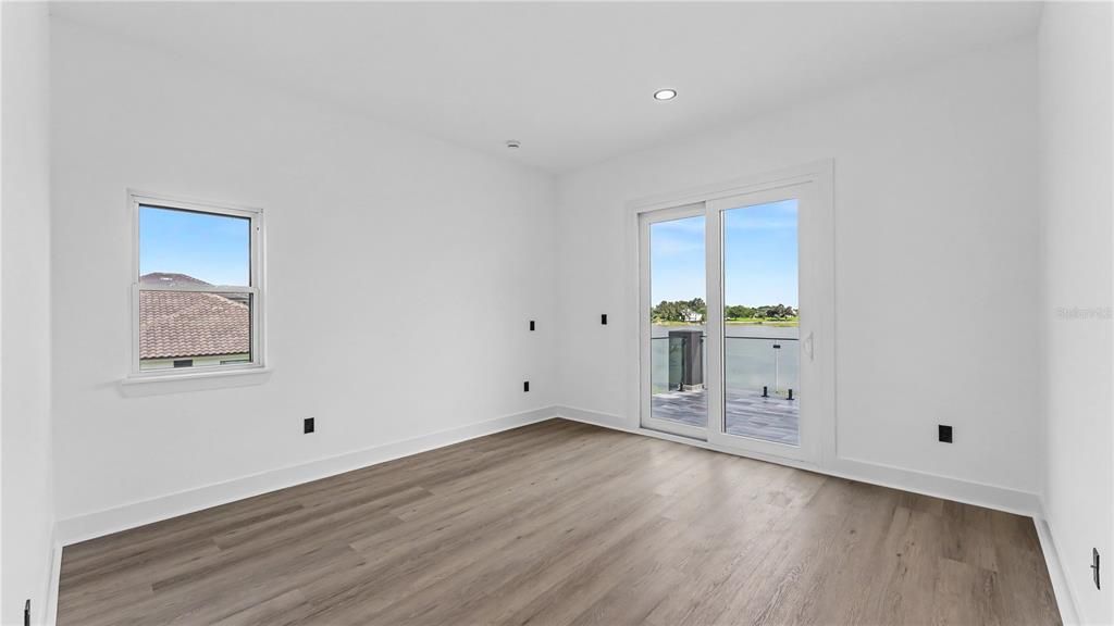 For Sale: $1,049,000 (5 beds, 5 baths, 3527 Square Feet)