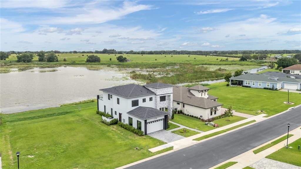 For Sale: $1,049,000 (5 beds, 5 baths, 3527 Square Feet)