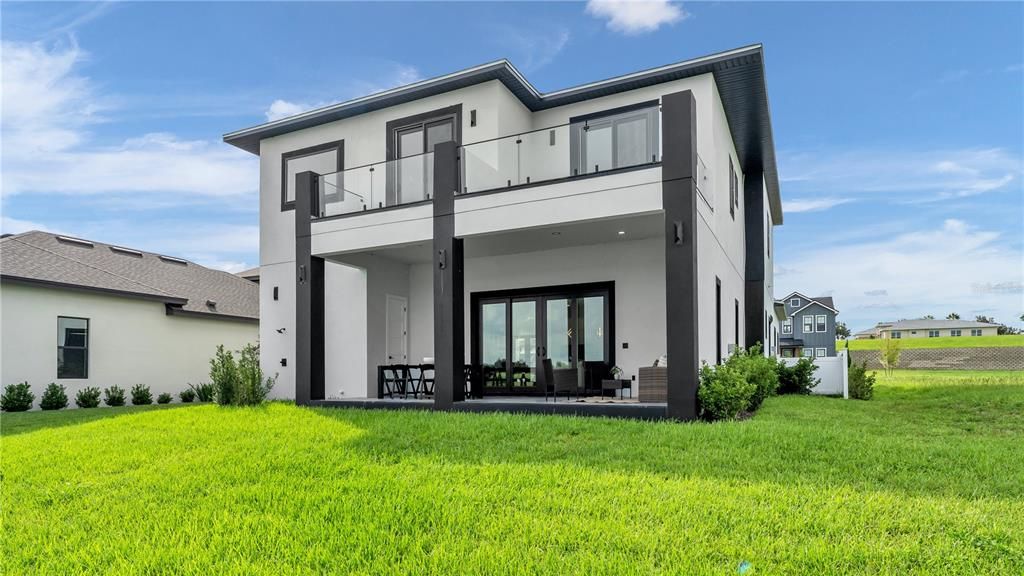 For Sale: $1,049,000 (5 beds, 5 baths, 3527 Square Feet)