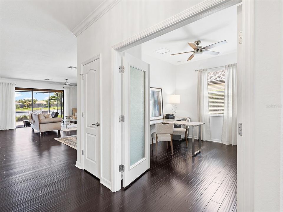 For Sale: $585,000 (3 beds, 3 baths, 2032 Square Feet)