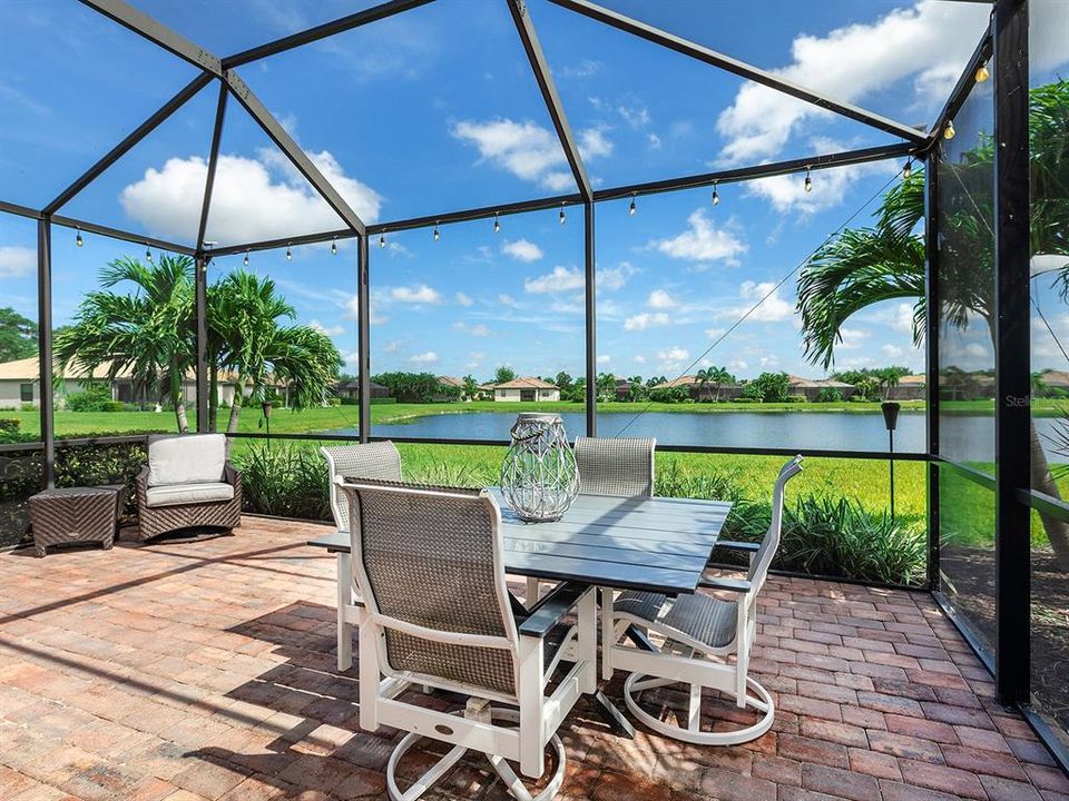 For Sale: $585,000 (3 beds, 3 baths, 2032 Square Feet)