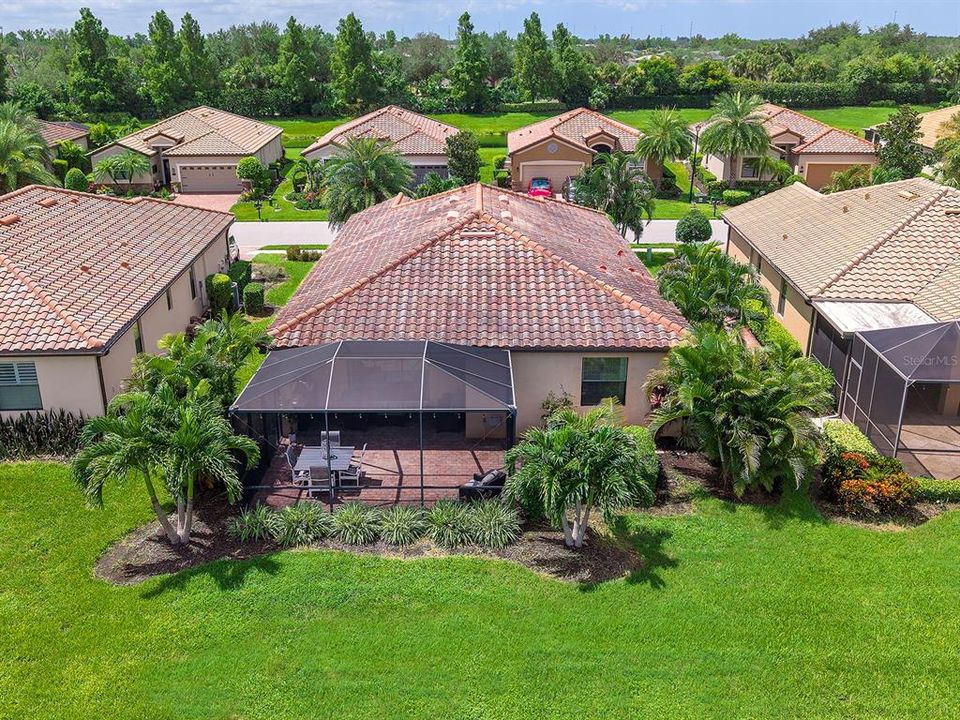 For Sale: $585,000 (3 beds, 3 baths, 2032 Square Feet)