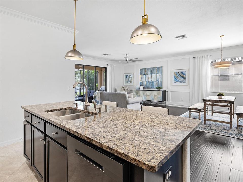 For Sale: $585,000 (3 beds, 3 baths, 2032 Square Feet)