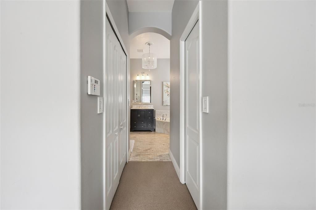Activo con contrato: $675,000 (4 camas, 3 baños, 2286 Pies cuadrados)