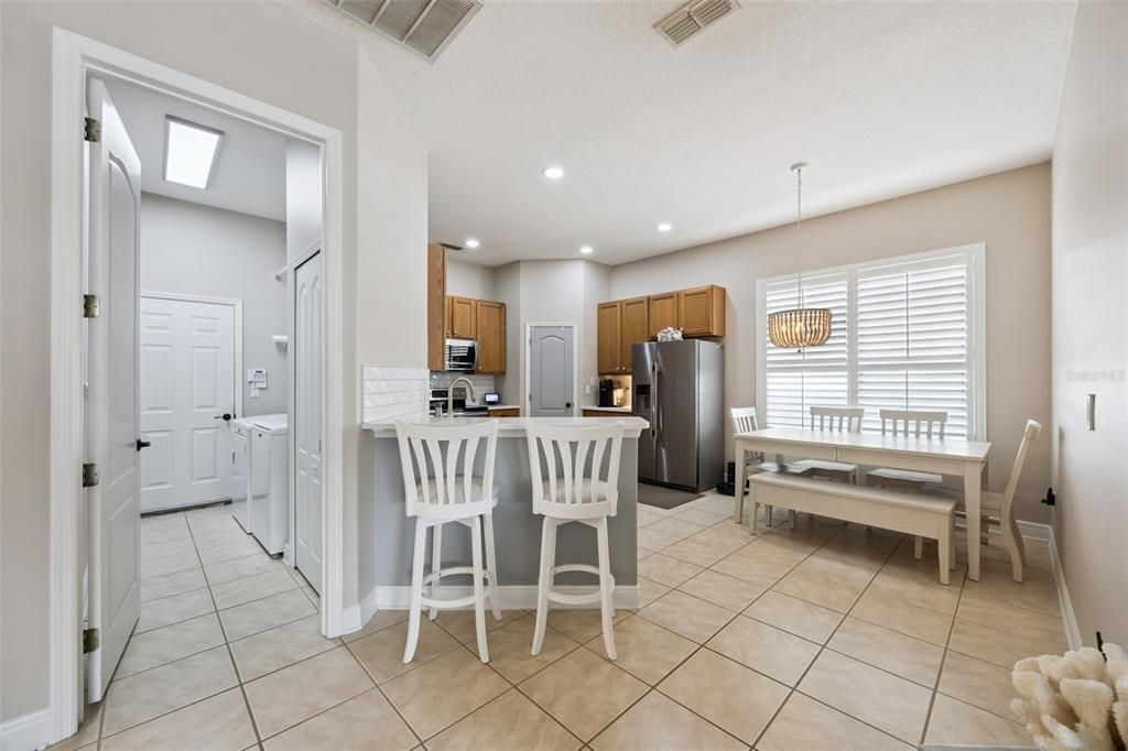 Activo con contrato: $675,000 (4 camas, 3 baños, 2286 Pies cuadrados)